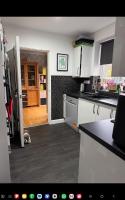 Bedroom with ensuite in family home in Newcastle under Lyme - B&B Longport