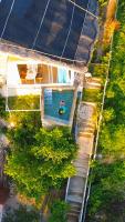 Beachfront Villa with Private Pool on 1,5 km Lambug Beach, Kawasan Falls 10 Min, Badian Moalboal - The Verge Cebu - B&B Badian