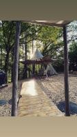 Glamping Nad Meandry jurta v soukromí farmy - B&B Unhošť