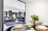 Spacious 5 BR-2BR l Sleeps 11 l Free Parking l Contractors & Groups - B&B Nottingham