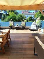 Appartement met 1 slaapkamer, balkon en uitzicht op de bergen.