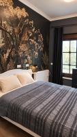 Noir Residence - private garden&garage - B&B Cluj-Napoca