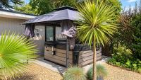 Garden Studio Sleeps 2 w Hot Tub & Pet Friendly - B&B Southampton