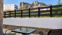 The Patriko - Relaxing Stay with Meteora Views - Bed and Breakfast Kalampáka