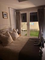 Moss Retreat Semi rural house with balcony and beautiful views Nr to Nantwich - B&B Wybunbury