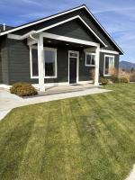 Golf Getaway, Hot Tub, EV Charger, New 2025 Build - B&B Post Falls