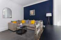Flatzy - Sleeps 16 Near Football Ground & Ping Pong Table - B&B Liverpool