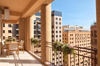 Sunlit Elegance at Mayrik Building Spacious 2 Bedroom Apartment with a Grand Balcony - B&B Ereván