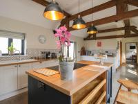 The Granary at Bridge Farm - Bed and Breakfast Newport