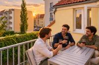 H&H Apartments im Herzen der Stadt in der Lange Strasse geräumig ruhig mit Küche und Esstisch - B&B Greifswald