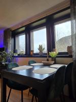 Cozy Vibe 2 bedroom apartment - Free parking - B&B Tromsø