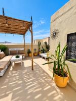 Central Traditional Townhouse with rooftop - B&B Essaouira