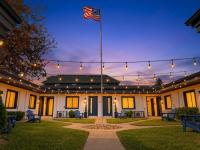 Chic Studio by Franklin Park, Courtyard and WiFi - B&B Columbus