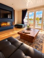 Barneys Retreat - Lakeside Getaway - B&B South Cerney