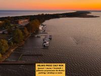 HT Houseboats - luksusowe domki na wodzie - sauna, jacuzzi - Chambres d'hôtes Mielno