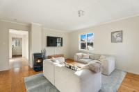 Great spacious home with 6 large rooms, parking - Bed and Breakfast Kristiansand