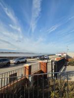 Modern 1BR Waterfront Flat Nr To Everton Stadium - Bed and Breakfast Liverpool