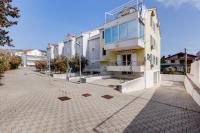 Sunny apartment by the beach - Bed and Breakfast