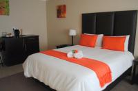 Deluxe Queen Suite