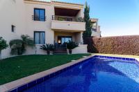 Appartement 2 Chambres avec Jardin et Piscine Privés