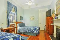 Chambre avec 1 Lit Queen-Size, 1 Lit Simple et 1 Baignoire/Douche