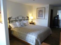 Habitación con cama extragrande.