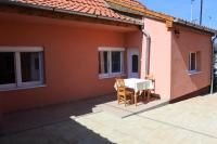 Kisasszony apartman - B&B Eger