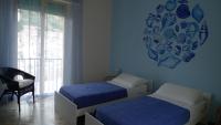Basic Triple Room with Shared Bathroom