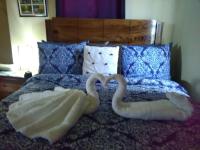 Cheerful 2-Bedroom Home in Falmouth Garden - B&B Falmouth