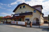 Pingvin Cukrászda Apartman - B&B Balatonmáriafürdő