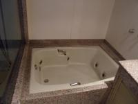 Suite mit Whirlpool-Badewanne (2 Erwachsene)