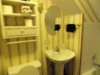 Knox - Double Room with Shared Bathroom