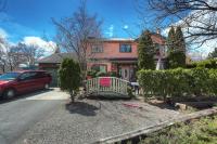 Beds By the Bridge - B&B Kelowna