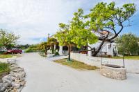 Apartments Katarina - B&B Veli Rat
