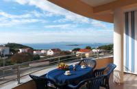 Appartamento con 2 Camere da Letto, Balcone e Vista mare
