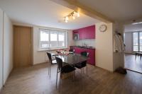 Two-Bedroom Apartment with Balcony and Mountain View - no daily cleaning