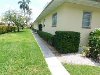 The Grove Beach Condominiums - Bed and Breakfast