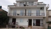Apartment mit Balkon
