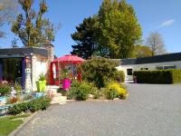 Gîte Le Clos des Pins - Bed and Breakfast