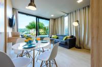 Appartement met 1 Slaapkamer en een Terras, Hot Tub en Uitzicht op Zee