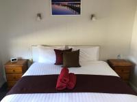 King Room (1-2 Adults)