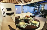 Villa mit 2 Schlafzimmern und privatem Pool