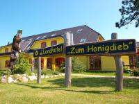 B&B Ribnitz-Damgarten - Landhotel zum Honigdieb - Bed and Breakfast Ribnitz-Damgarten