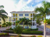 Seven Nights at the Oasis, Apartmány - Siesta Key