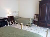 Dreibettzimmer mit Balkon