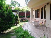 Sunny Day Vacation Home, Holiday homes - St. St. Constantine and Helena