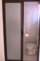 Tweepersoonskamer met 2 Aparte Bedden en Badkamer