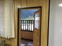 Apartment with Lake View