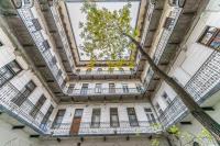 Apartment with Garden View