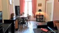 Au QUATRE, 2em étage centre historique - Chambres d’hôtes Pézenas